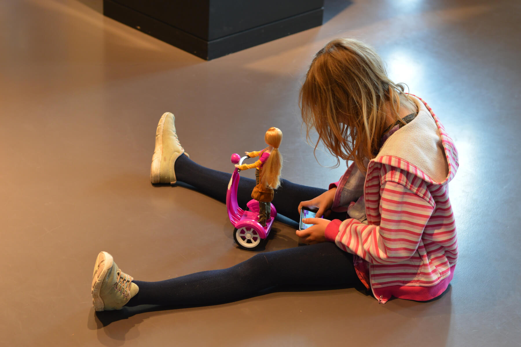 Ny koderobot skal hjælpe piger til at lege med tech